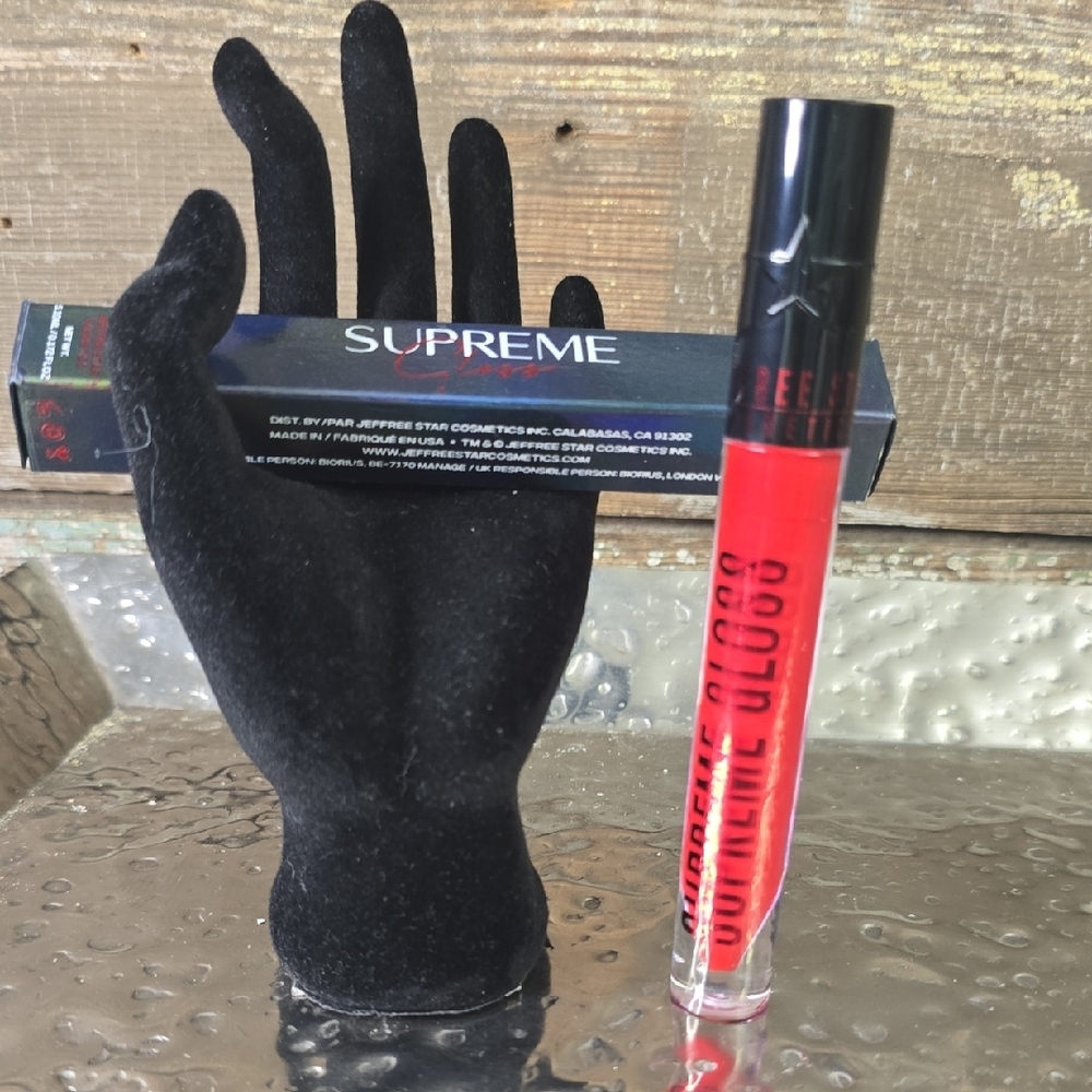 Jeffree Star Supreme Lip Gloss in Vibrant Red - Devils Horns, NWT, RARE FIND!!!!